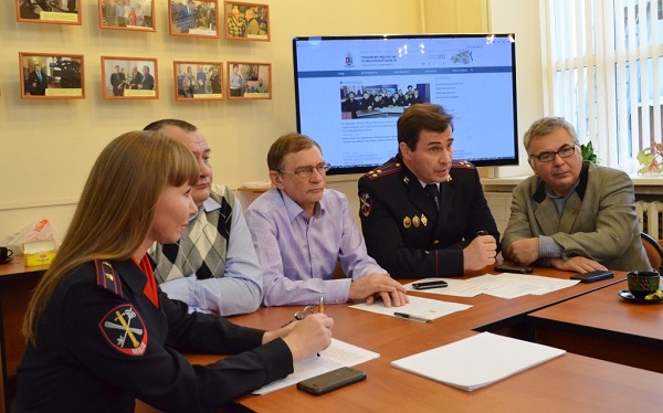 В Иванове общественники представили проект "Дороги без пролем" журналистам
