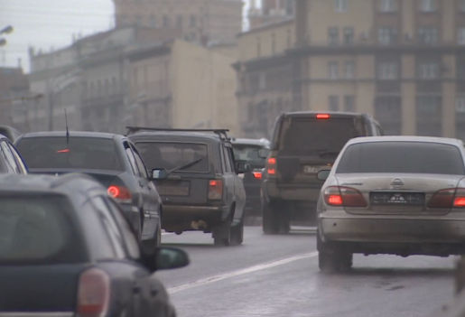 Общественная палата отправила Владимиру Путину большой доклад о том, как улучшить ситуацию на дорогах. 