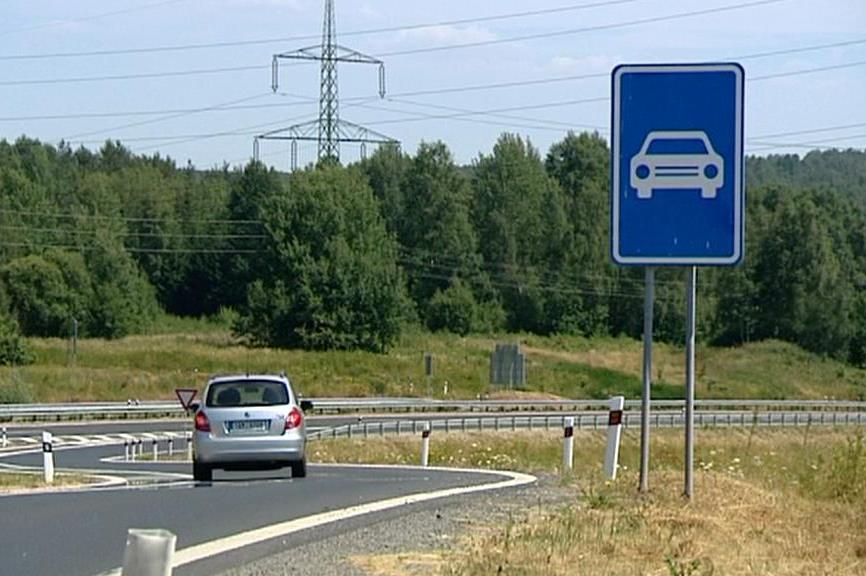 С магистралей Чехии исчезнут тысячи билбордов