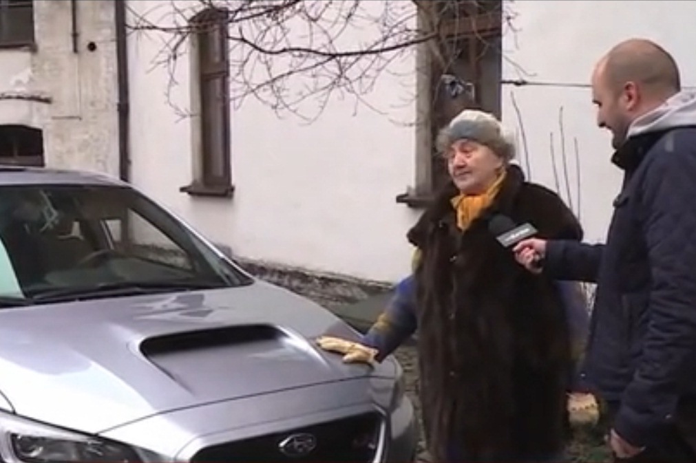 В Польше 81-летняя бабушка накопила на спорткар