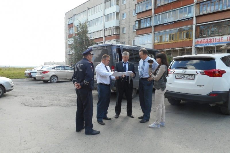 Свердловские общественники проверили состояние дорог на территории Полевского 