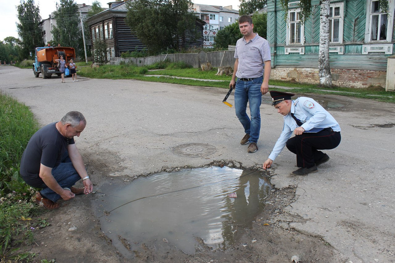 В Вологодской области общественники проверяют дороги