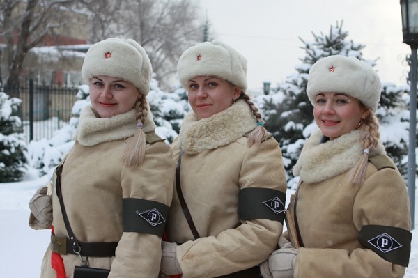 На улицы Волгограда в преддверии 73-й годовщины Победы в Сталинградской битве вновь выйдет взвод девушек регулировщиц